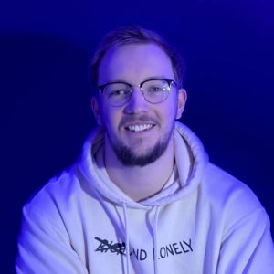 Content Creator Bushy